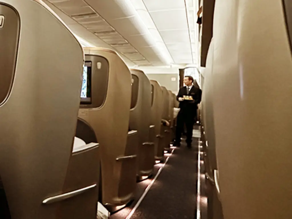 Business Class Cabin Crew, Singapore Airlines SQ22 SIN-EWR A350-900ULR