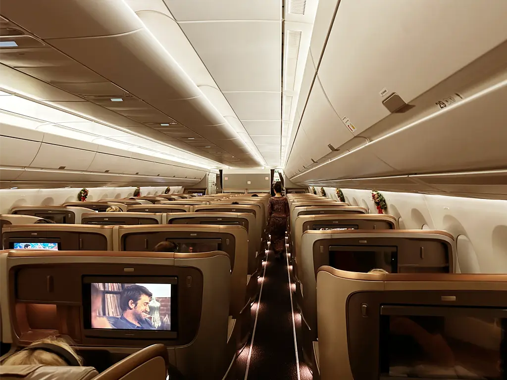 Business Class cabin on Singapore Airlines SQ22 SIN-EWR A350-900ULR