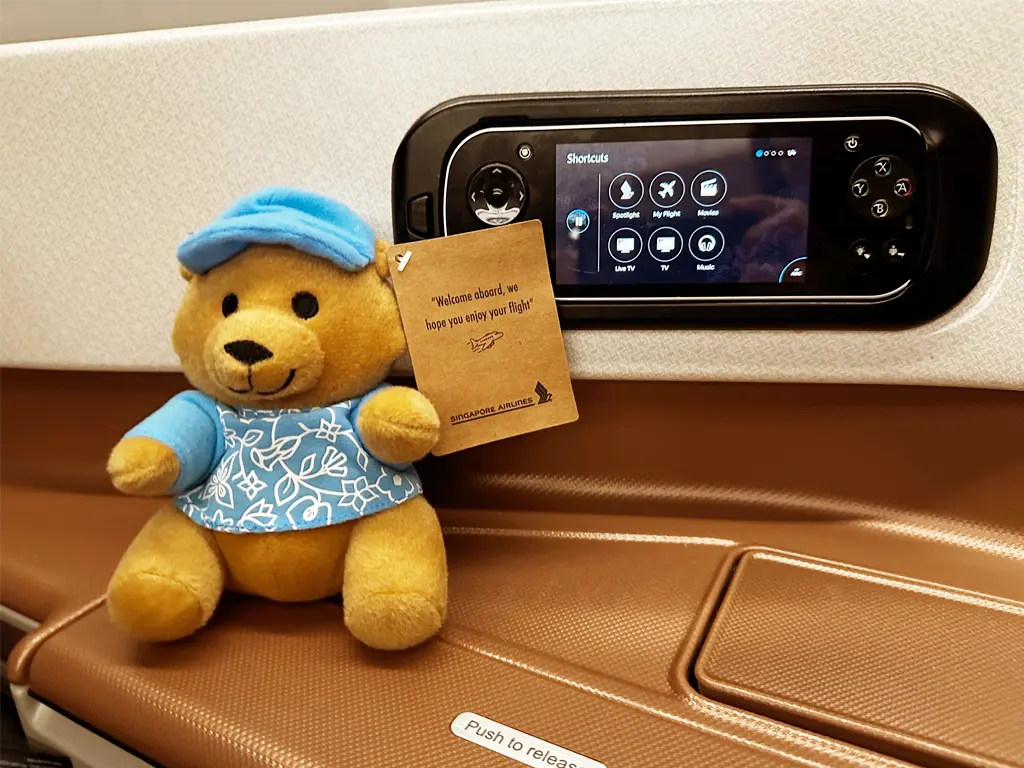 Business Class IFE Video Touchscreen Handset, Singapore Airlines SQ22 SIN-EWR A350-900ULR