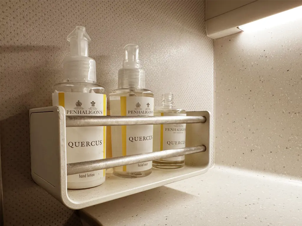Penhaligon's hand lotion, facial mist and eau de toilette, Singapore Airlines SQ22 SIN-EWR A350-900ULR