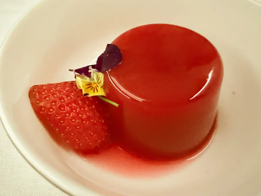 Vegetarian Oriental Meal 2: Dessert (Standout Dish), Singapore Airlines SQ22 SIN-EWR A350-900ULR