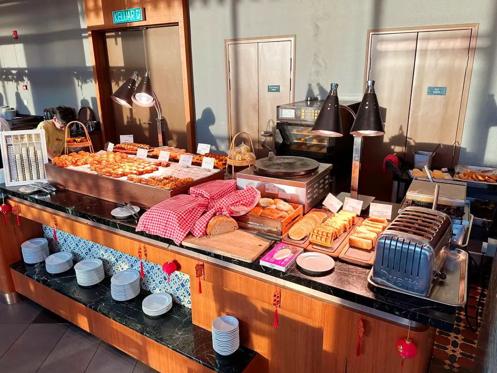 Pastries and bread station at Quan's Kitchen, Four Points by Sheraton Kuala Lumpur, Chinatown