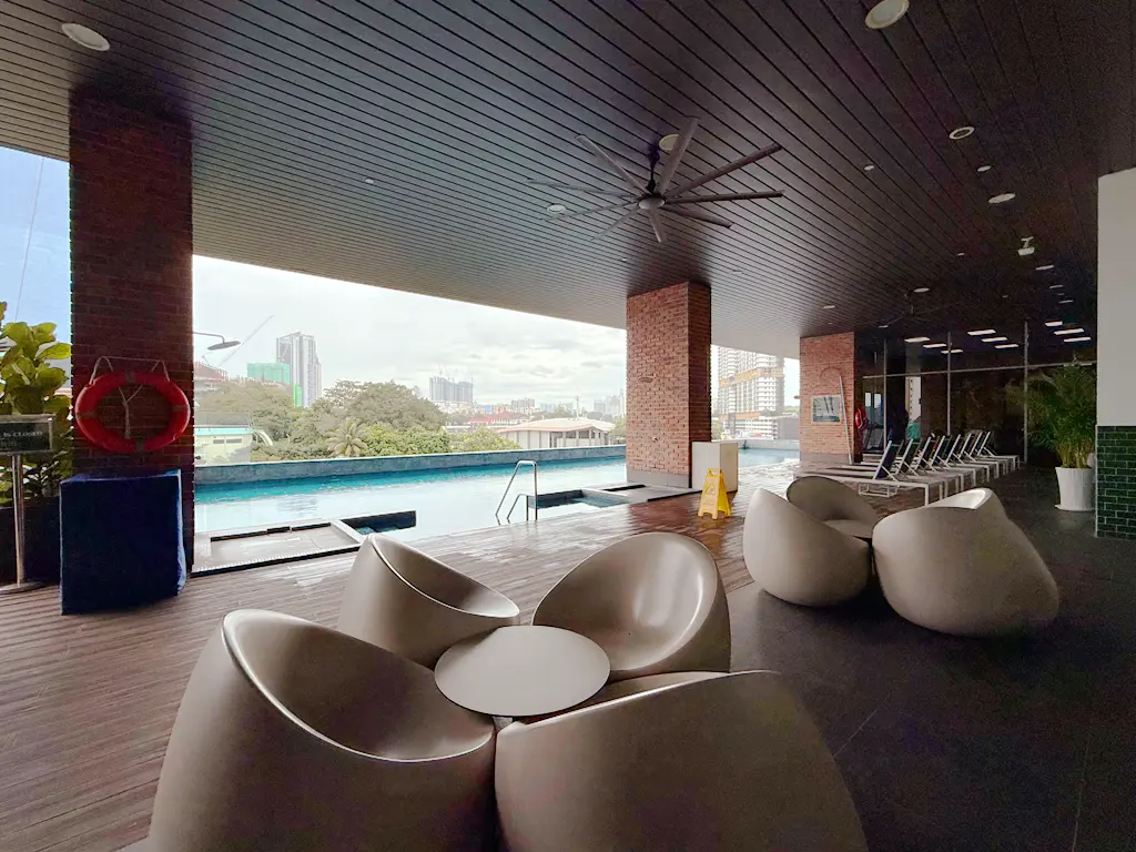 Splash pool seating, Four Points by Sheraton Kuala Lumpur, Chinatown
