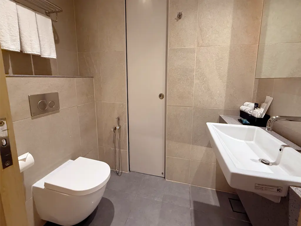 1 Bedroom Suite guest bathroom, Four Points by Sheraton Kuala Lumpur, Chinatown