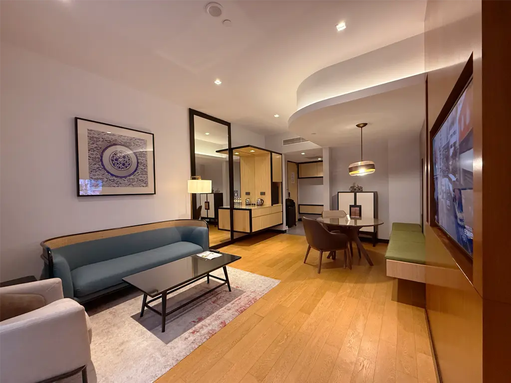 Living area, Four Points by Sheraton Kuala Lumpur, Chinatown