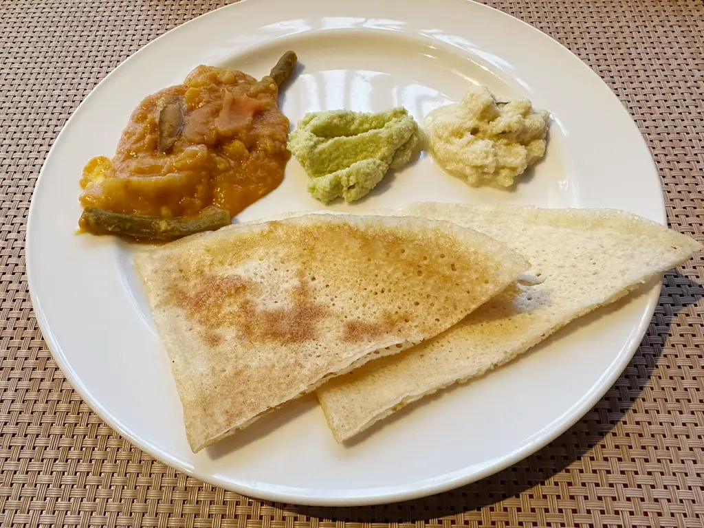 Thosai, dal curry and 2 variants of coconut chutney at Quan's Kitchen, Four Points by Sheraton Kuala Lumpur, Chinatown